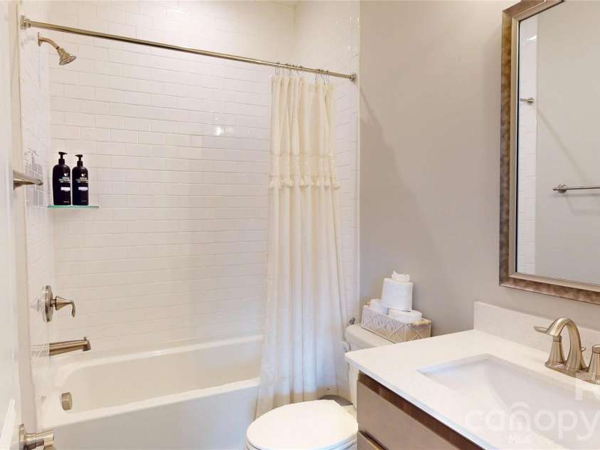 15024 Clear Sky Lane, Charlotte, NC 28277.  MLS# CAR4389195, YatesRealty ID 38982. 