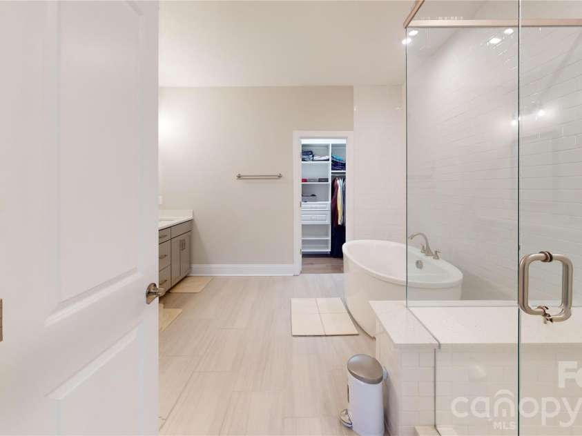 15024 Clear Sky Lane, Charlotte, NC 28277.  MLS# CAR4389195, YatesRealty ID 38982. 