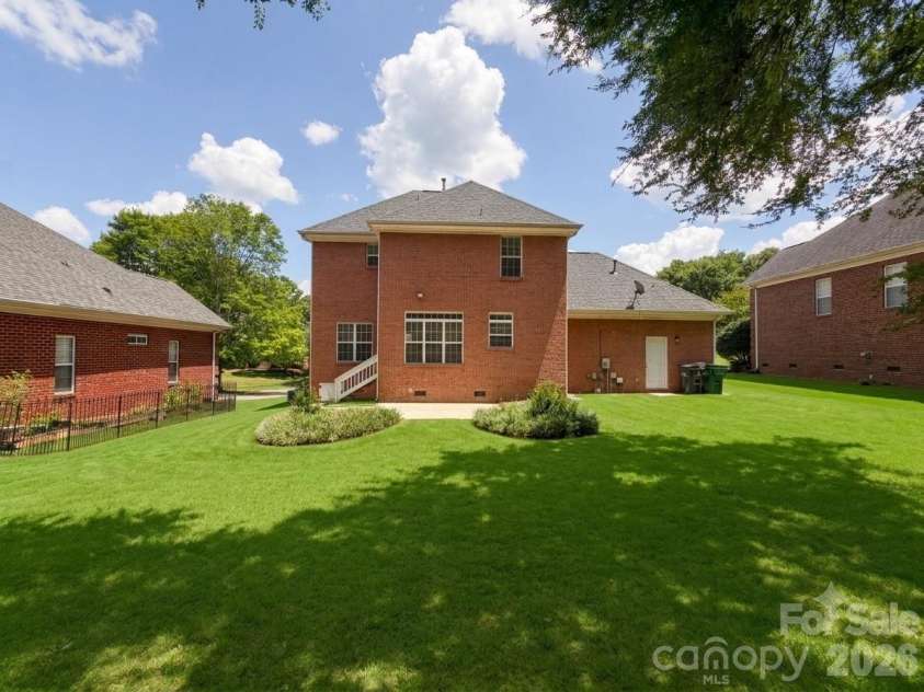 10448 Misty Ridge Lane, Charlotte, NC 28277.  MLS# CAR4401263, YatesRealty ID 38985. 