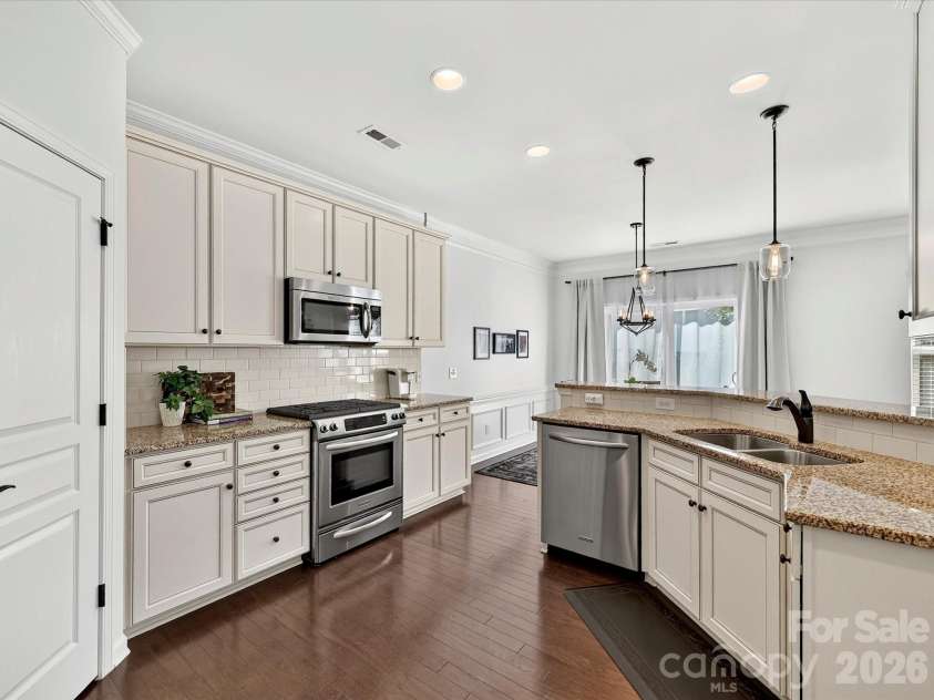 6017 Carrollton Lane, Charlotte, NC 28210.  MLS# CAR4400871, YatesRealty ID 38986. 