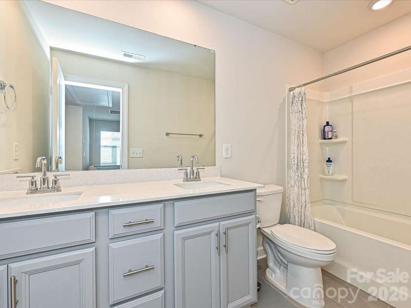 11202 Broadbent Court, Charlotte, NC 28278.  MLS# CAR4370699, YatesRealty ID 38988. Full Bathroom