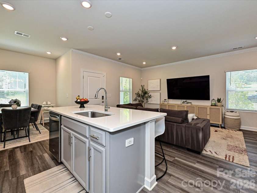 11202 Broadbent Court, Charlotte, NC 28278.  MLS# CAR4370699, YatesRealty ID 38988. Kitchen