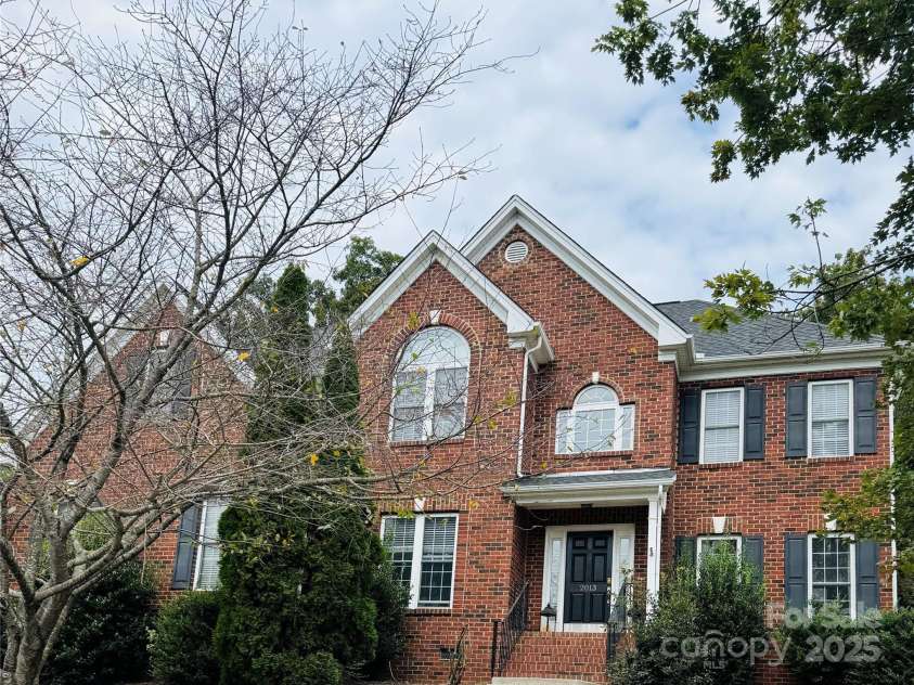 2013 Solway Lane, Charlotte, NC 28269.  MLS# CAR4303892, YatesRealty ID 38988. 