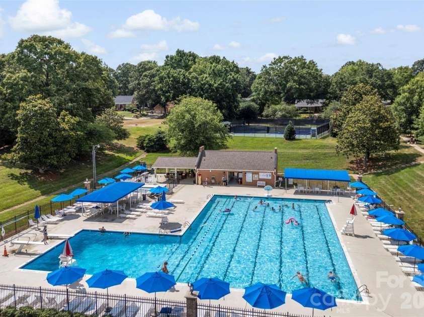 8127 Prince George Road, Charlotte, NC 28210.  MLS# CAR4396240, YatesRealty ID 38989. Community Pool
