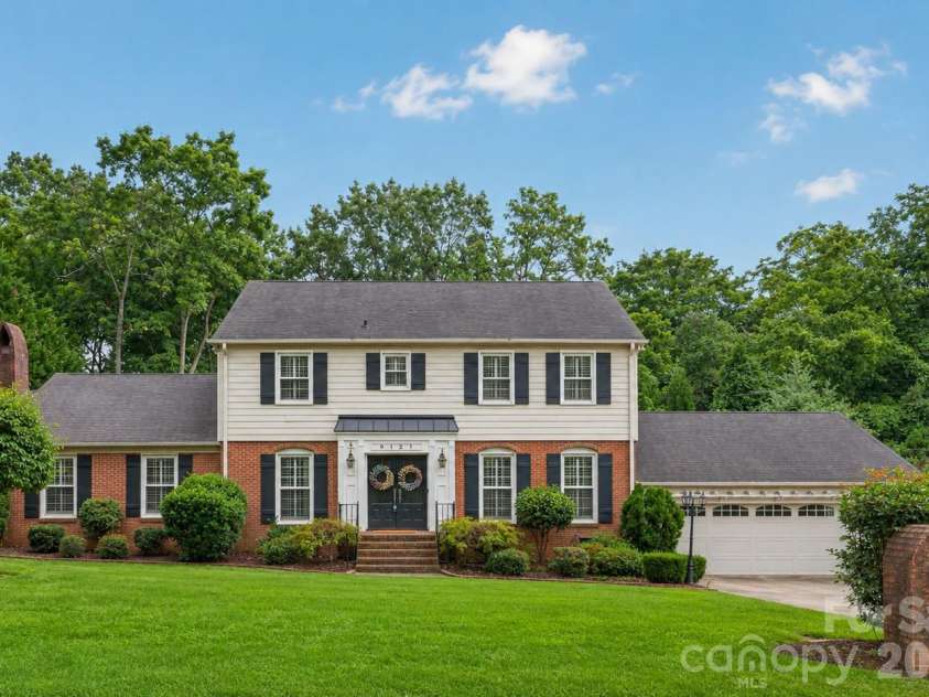 8127 Prince George Road, Charlotte, NC 28210.  MLS# CAR4396240, YatesRealty ID 38989. Tree virtually removed
