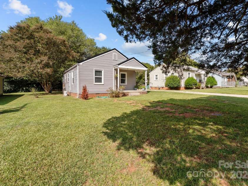 2208 Ridge Avenue, Kannapolis, NC 28023.  MLS# CAR4184006, YatesRealty ID 3899. 