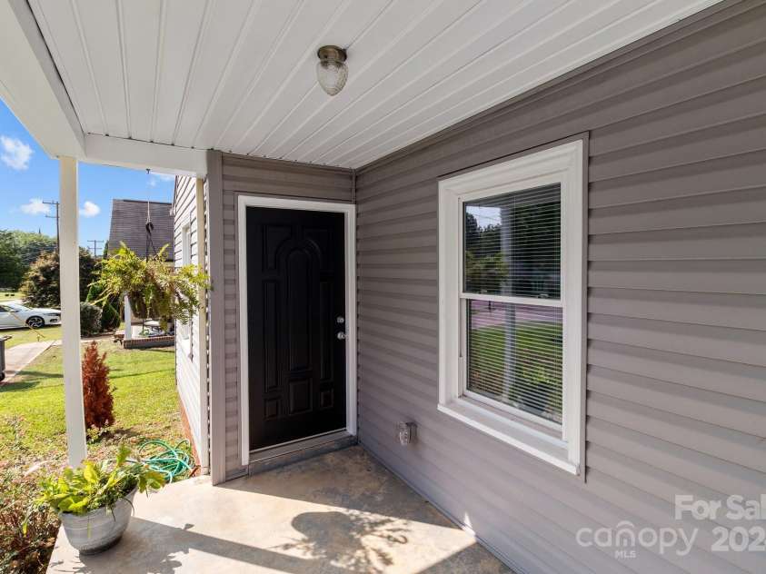 2208 Ridge Avenue, Kannapolis, NC 28023.  MLS# CAR4184006, YatesRealty ID 3899. 
