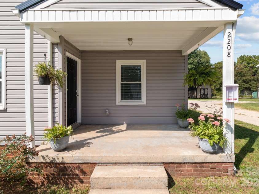 2208 Ridge Avenue, Kannapolis, NC 28023.  MLS# CAR4184006, YatesRealty ID 3899. 