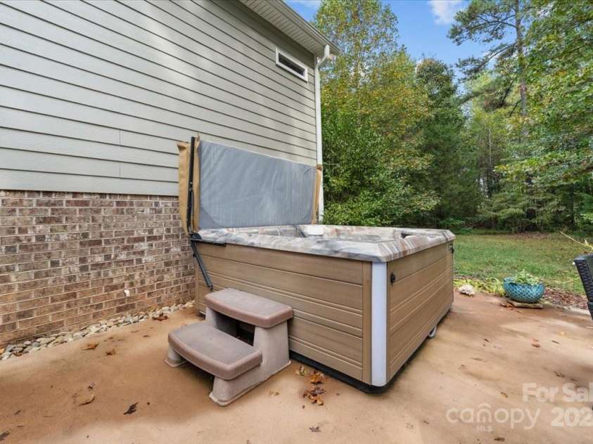 7355 Pisgah Covered Bridge Road, Asheboro, NC 27205.  MLS# CAR4316770, YatesRealty ID 3899. 