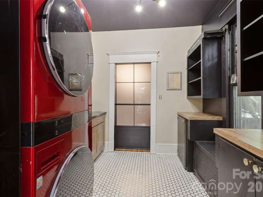 629 Mitchell Avenue, Salisbury, NC 28144.  MLS# CAR4402081, YatesRealty ID 38992. 