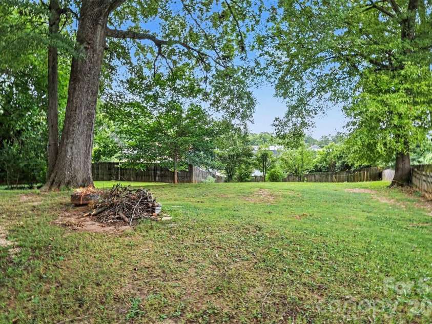 75 Cabarrus Avenue, Concord, NC 28025.  MLS# CAR4406575, YatesRealty ID 38993. 
