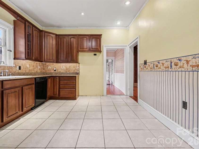 75 Cabarrus Avenue, Concord, NC 28025.  MLS# CAR4406575, YatesRealty ID 38993. Kitchen