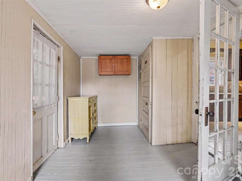 75 Cabarrus Avenue, Concord, NC 28025.  MLS# CAR4406575, YatesRealty ID 38993. Laundry Room/Mud Room
