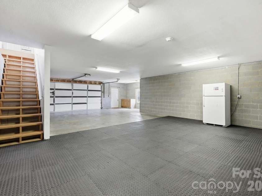 320 Meadowbrook Drive, Canton, NC 28716.  MLS# CAR4402508, YatesRealty ID 38995. 