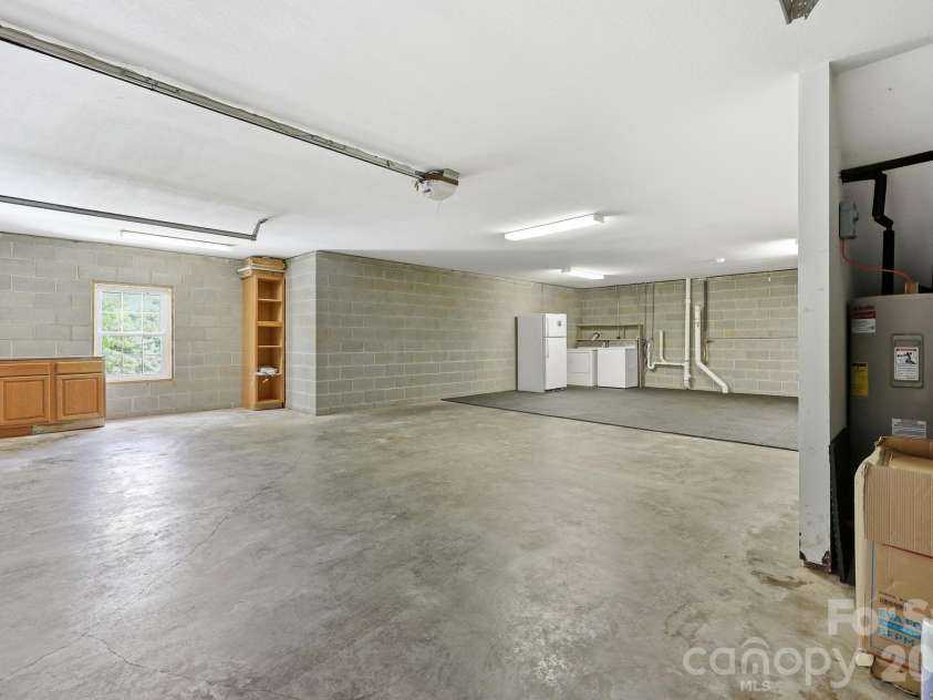 320 Meadowbrook Drive, Canton, NC 28716.  MLS# CAR4402508, YatesRealty ID 38995. 