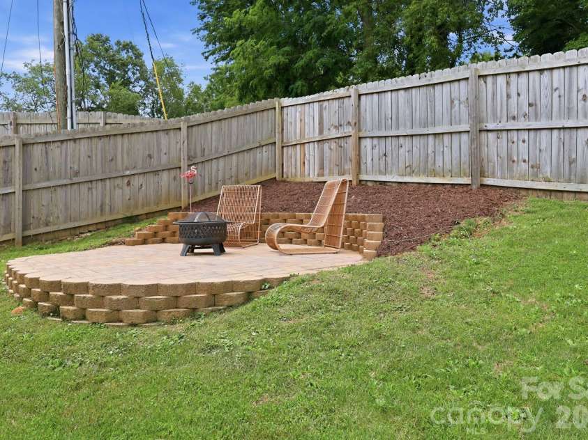 320 Meadowbrook Drive, Canton, NC 28716.  MLS# CAR4402508, YatesRealty ID 38995. 