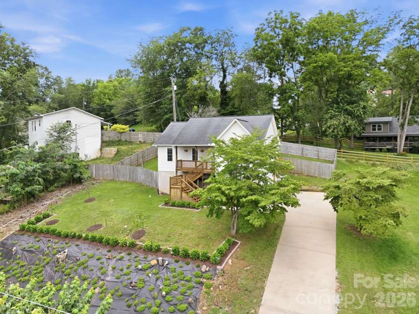 320 Meadowbrook Drive, Canton, NC 28716.  MLS# CAR4402508, YatesRealty ID 38995. 