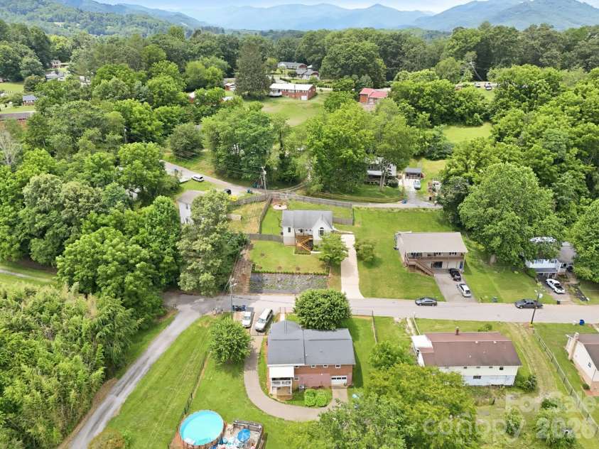 320 Meadowbrook Drive, Canton, NC 28716.  MLS# CAR4402508, YatesRealty ID 38995. 