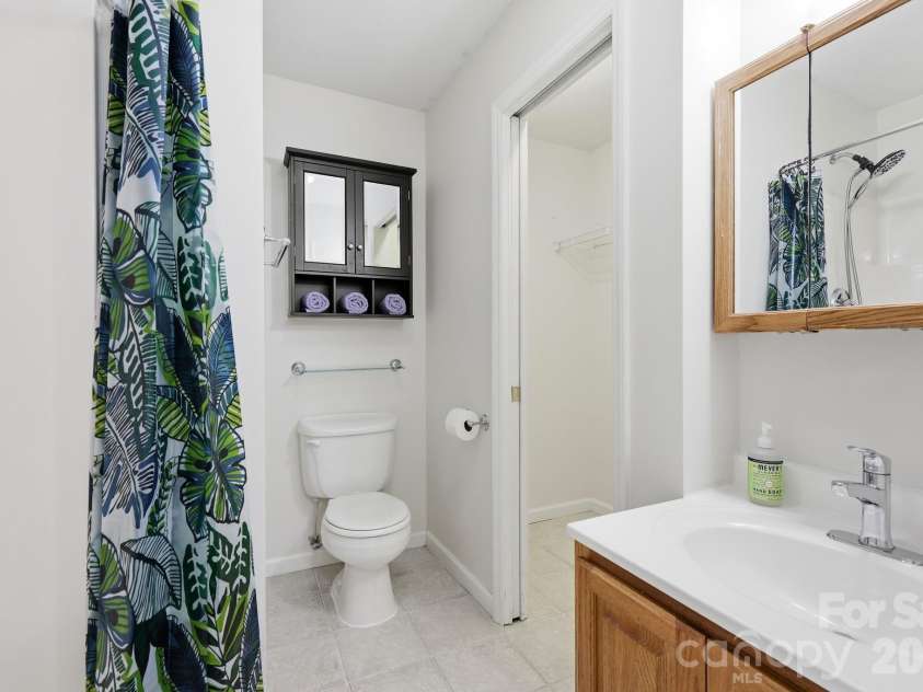 320 Meadowbrook Drive, Canton, NC 28716.  MLS# CAR4402508, YatesRealty ID 38995. 