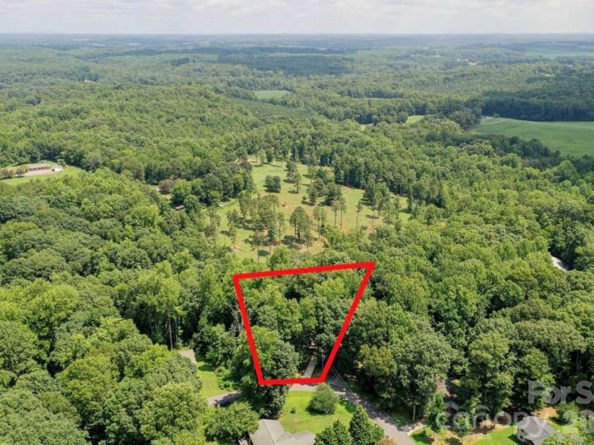 167 Dunlap Loop, Statesville, NC 28625.  MLS# CAR4402563, YatesRealty ID 38998. 