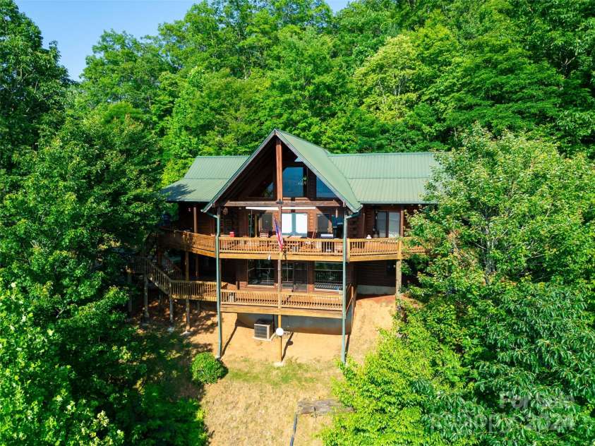22 Kako Ridge, Sylva, NC 28779.  MLS# CAR4021235, YatesRealty ID 39. 