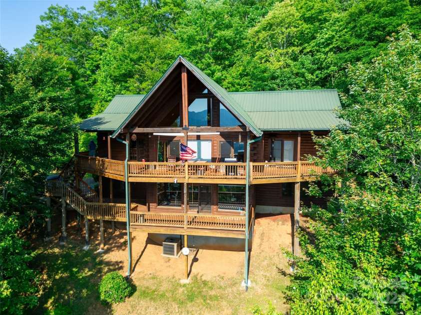 22 Kako Ridge, Sylva, NC 28779.  MLS# CAR4021235, YatesRealty ID 39. 