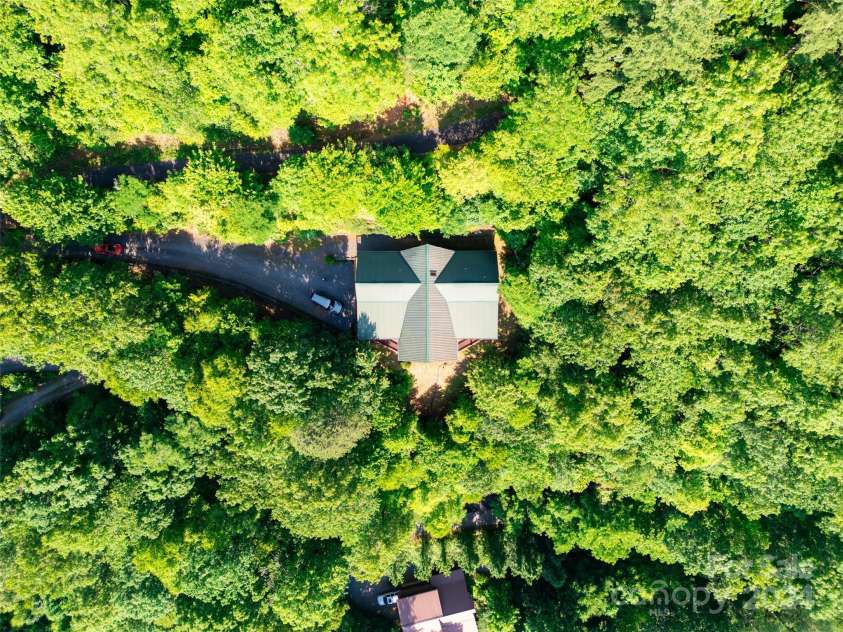 22 Kako Ridge, Sylva, NC 28779.  MLS# CAR4021235, YatesRealty ID 39. 