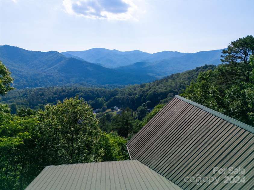 22 Kako Ridge, Sylva, NC 28779.  MLS# CAR4021235, YatesRealty ID 39. 