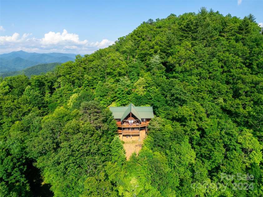 22 Kako Ridge, Sylva, NC 28779.  MLS# CAR4021235, YatesRealty ID 39. 