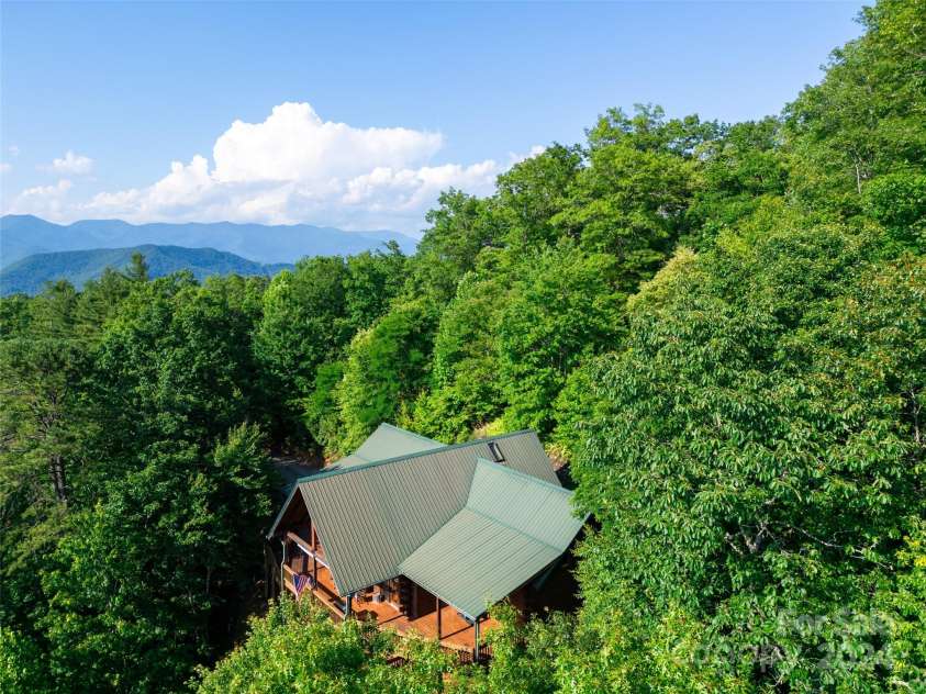 22 Kako Ridge, Sylva, NC 28779.  MLS# CAR4021235, YatesRealty ID 39. 