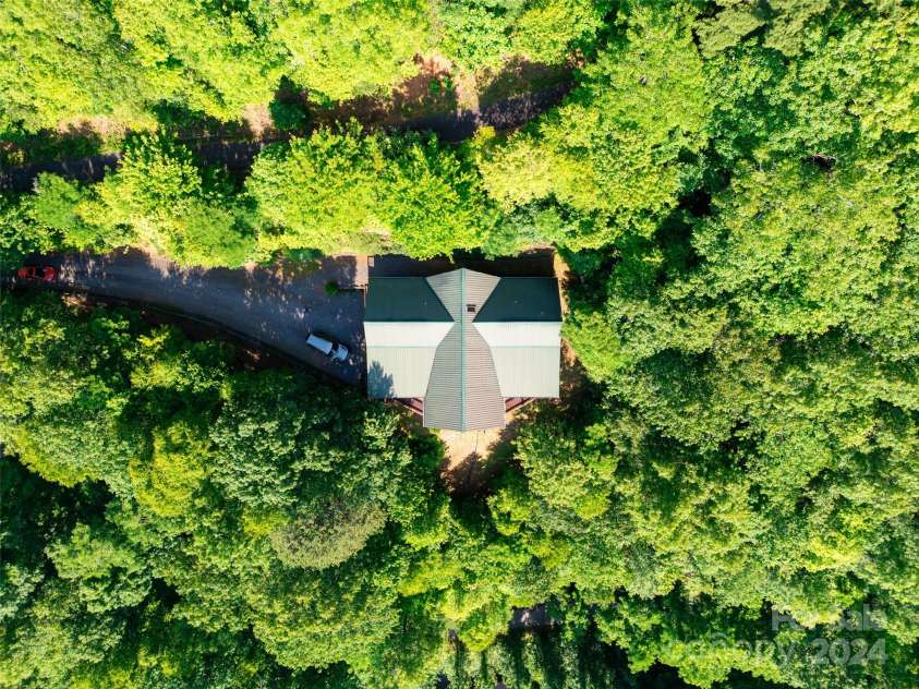 22 Kako Ridge, Sylva, NC 28779.  MLS# CAR4021235, YatesRealty ID 39. 