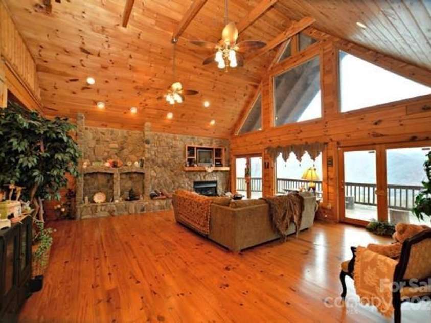 22 Kako Ridge, Sylva, NC 28779.  MLS# CAR4021235, YatesRealty ID 39. 