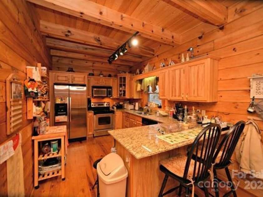 22 Kako Ridge, Sylva, NC 28779.  MLS# CAR4021235, YatesRealty ID 39. 