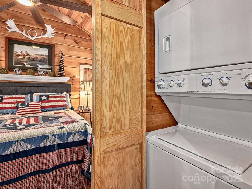 30 Boulder Drive, Lake Toxaway, NC 28747.  MLS# CAR4298813, YatesRealty ID 39. 