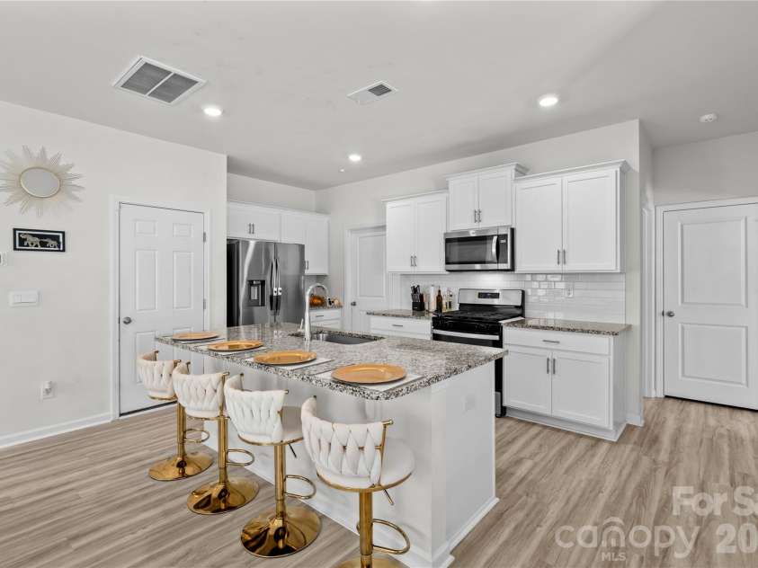 136 Sycamore Springs Drive, Statesville, NC 28677.  MLS# CAR4344983, YatesRealty ID 3900. 