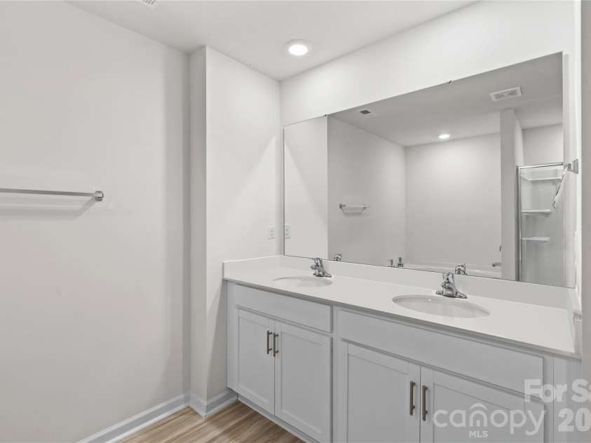 136 Sycamore Springs Drive, Statesville, NC 28677.  MLS# CAR4344983, YatesRealty ID 3900. 