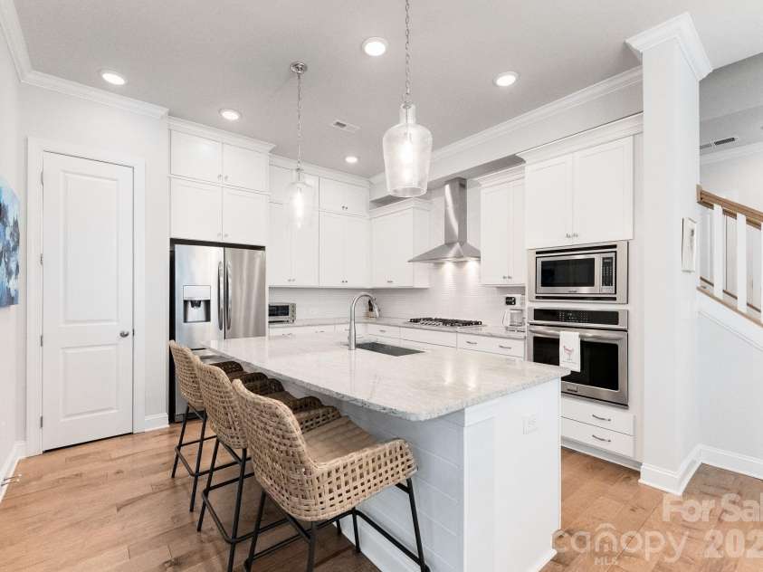 521 Belton Street, Charlotte, NC 28209.  MLS# CAR4291273, YatesRealty ID 3900. 