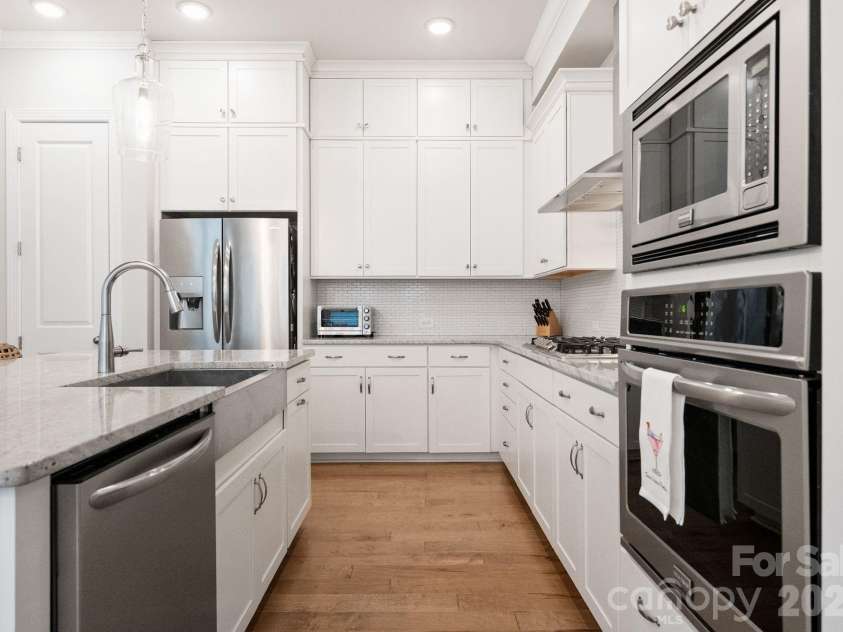 521 Belton Street, Charlotte, NC 28209.  MLS# CAR4291273, YatesRealty ID 3900. 