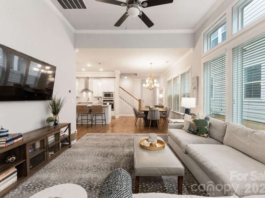 521 Belton Street, Charlotte, NC 28209.  MLS# CAR4291273, YatesRealty ID 3900. 