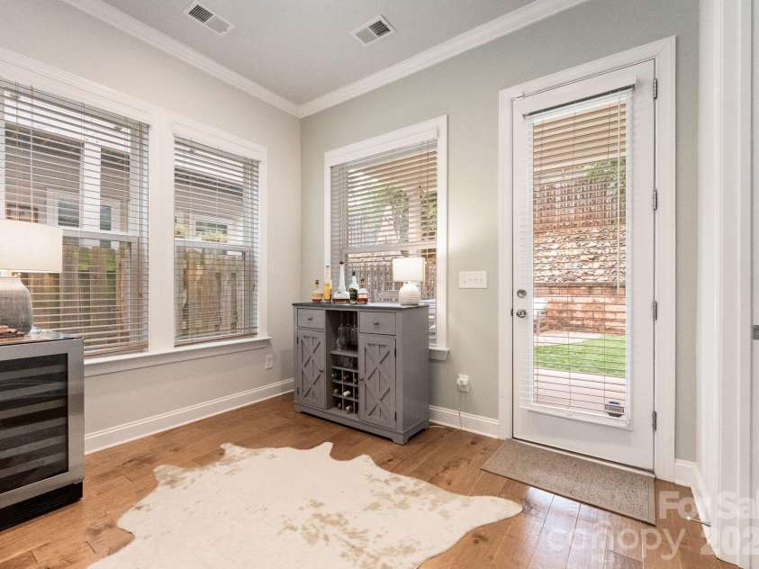 521 Belton Street, Charlotte, NC 28209.  MLS# CAR4291273, YatesRealty ID 3900. 