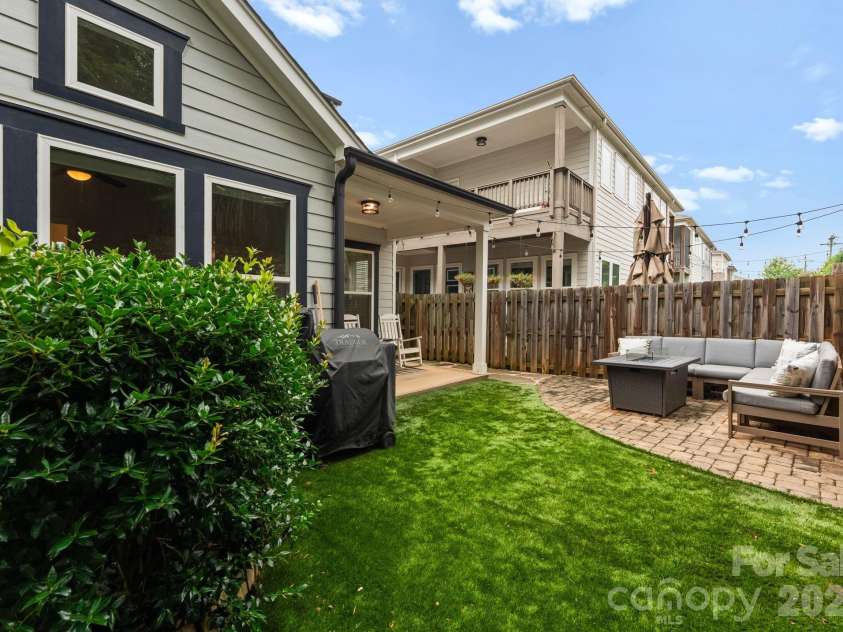 521 Belton Street, Charlotte, NC 28209.  MLS# CAR4291273, YatesRealty ID 3900. 