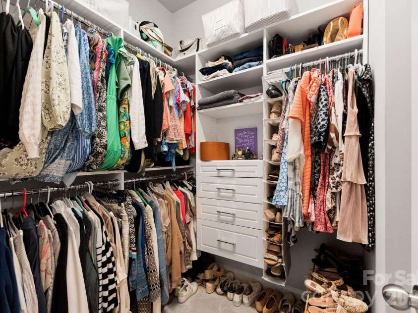 521 Belton Street, Charlotte, NC 28209.  MLS# CAR4291273, YatesRealty ID 3900. Primary Closet