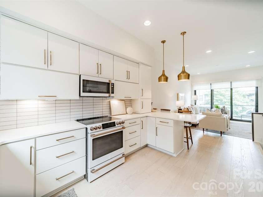 3305 Spencer Street, Charlotte, NC 28205.  MLS# CAR4396117, YatesRealty ID 39000. Kitchen