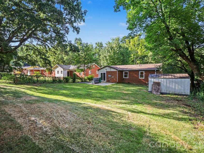 3960 Bristol Drive, Charlotte, NC 28208.  MLS# CAR4397608, YatesRealty ID 39001. Huge fenced rear yard