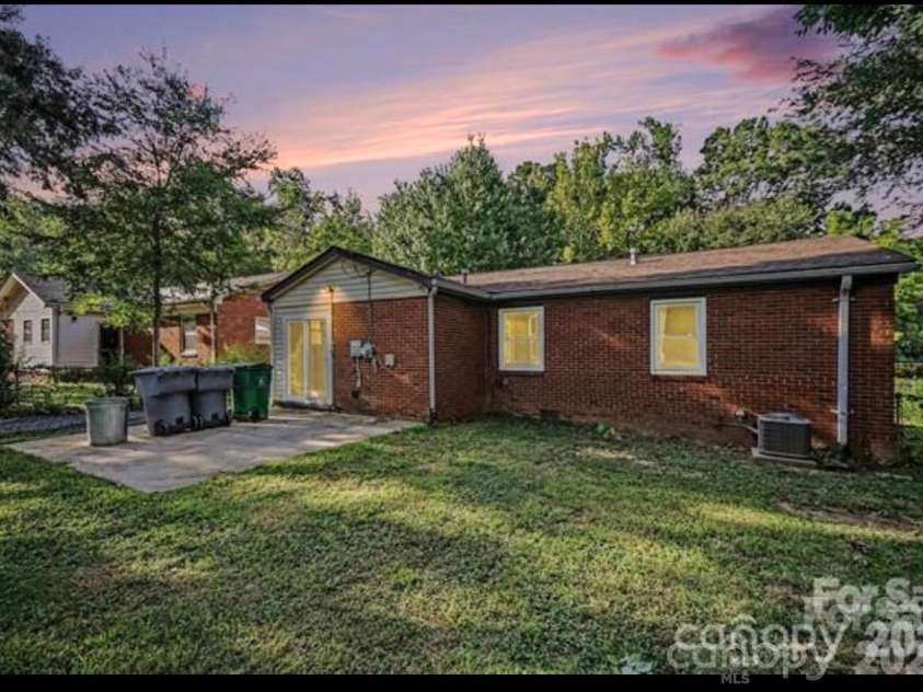 3960 Bristol Drive, Charlotte, NC 28208.  MLS# CAR4424389, YatesRealty ID 39001. Rear - lovely sunsets