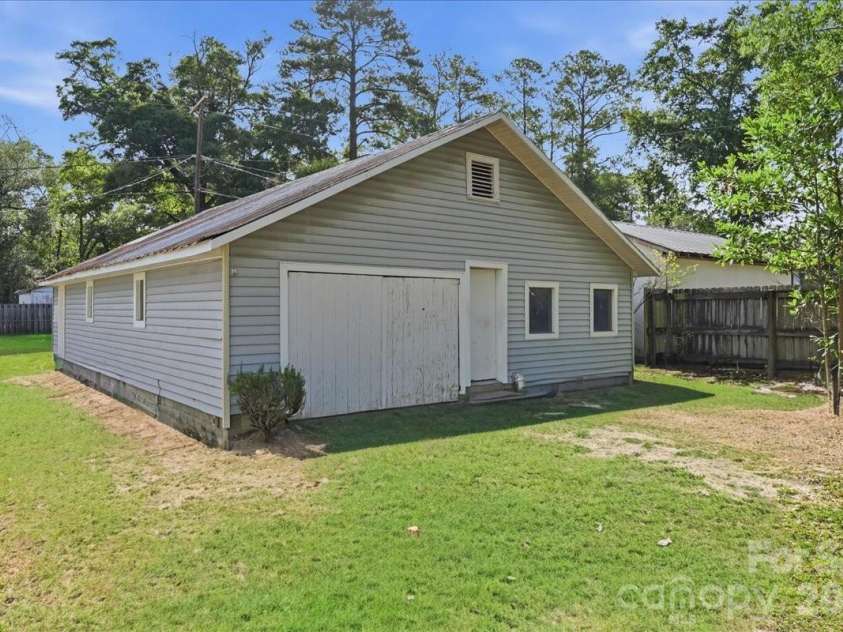 310 Varn Street, Walterboro, SC 29488.  MLS# CAR4405619, YatesRealty ID 39003. 