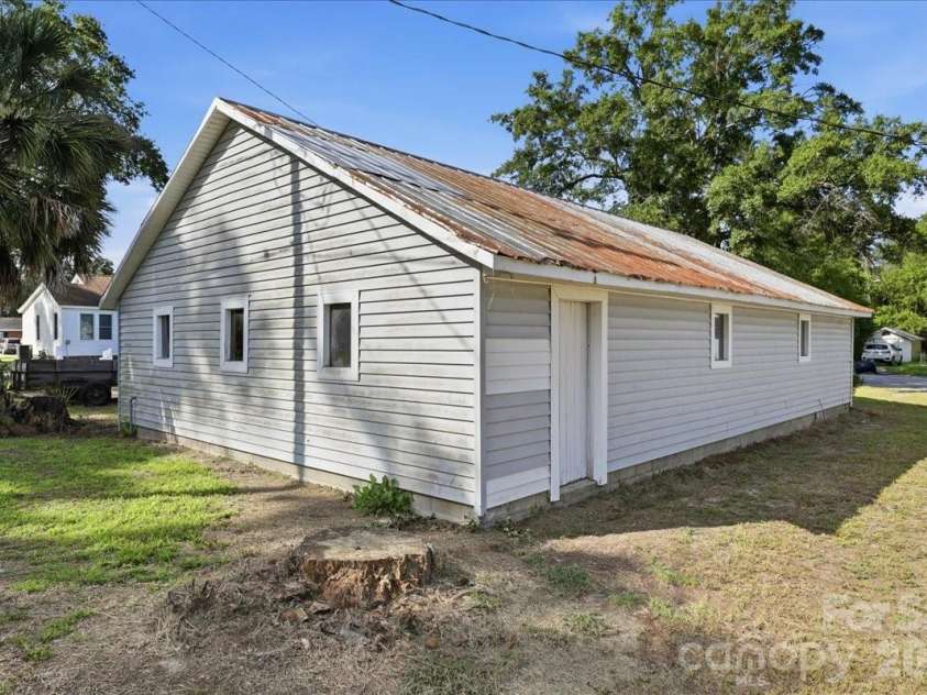 310 Varn Street, Walterboro, SC 29488.  MLS# CAR4405619, YatesRealty ID 39003. 