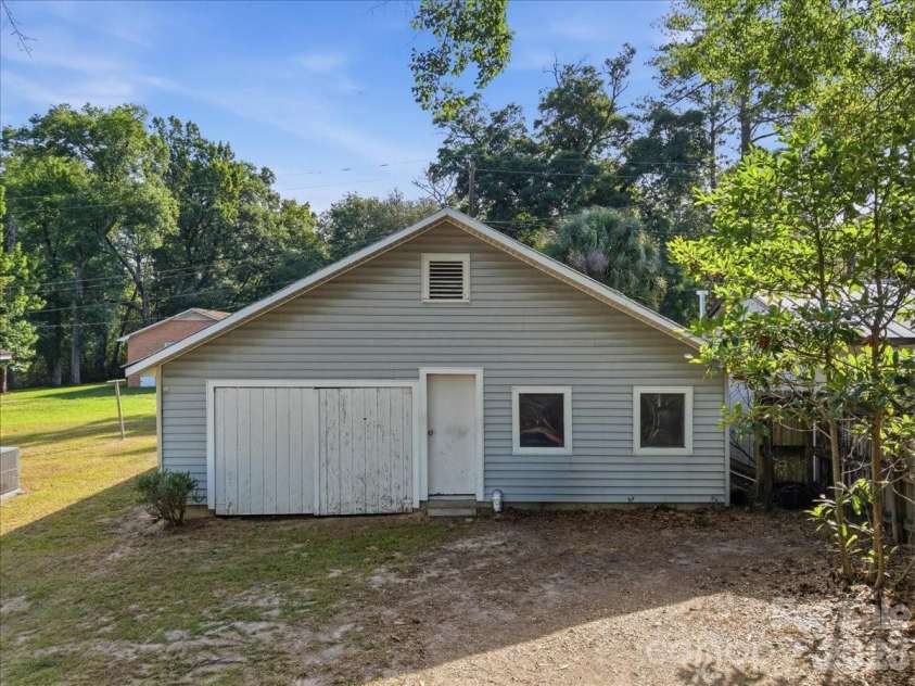 310 Varn Street, Walterboro, SC 29488.  MLS# CAR4405619, YatesRealty ID 39003. 