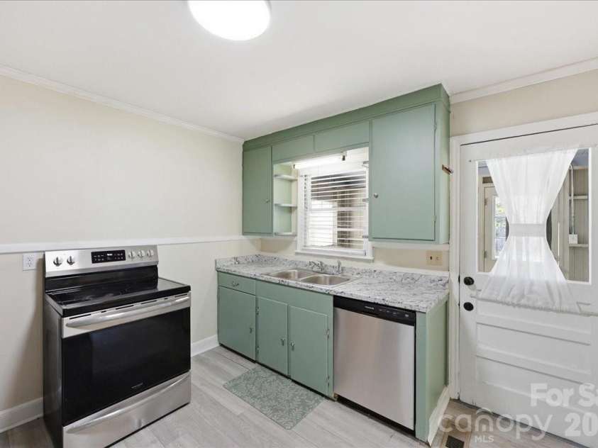 310 Varn Street, Walterboro, SC 29488.  MLS# CAR4405619, YatesRealty ID 39003. 
