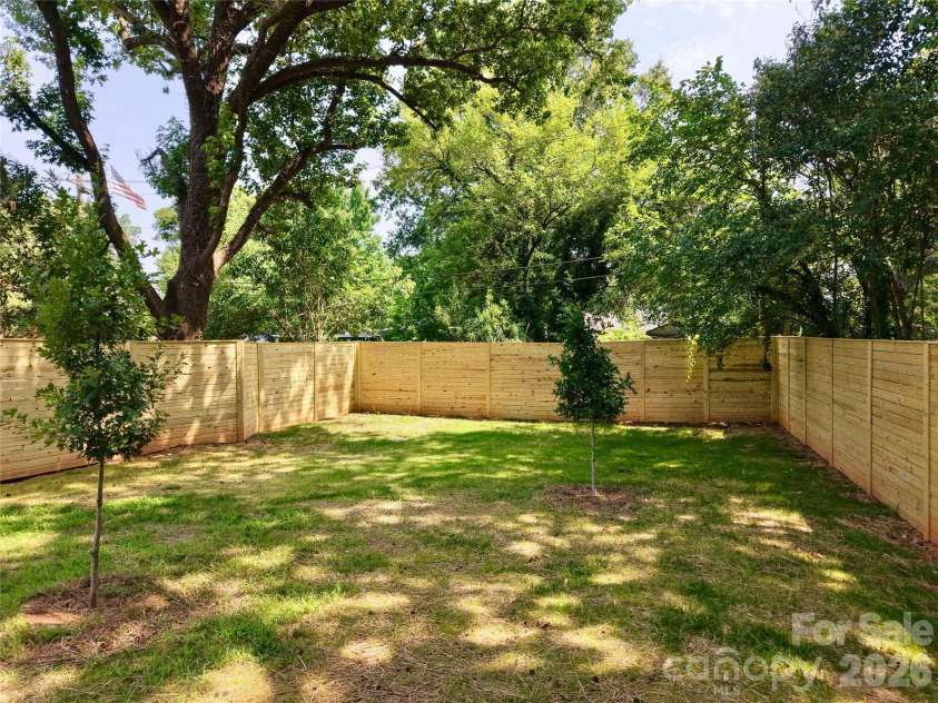 442 Sylvania Avenue, Charlotte, NC 28206.  MLS# CAR4381859, YatesRealty ID 39004. 